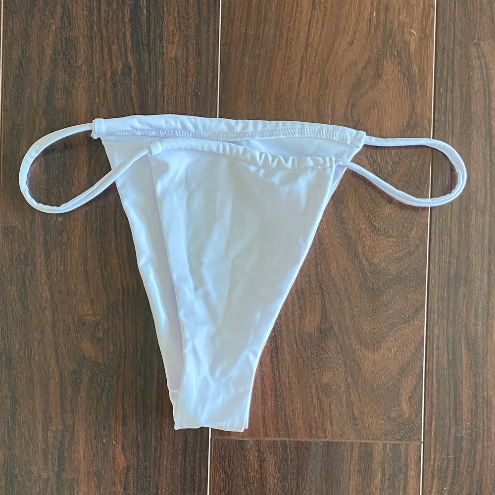 White Triangle Bikini Set - Picture 4 of 7